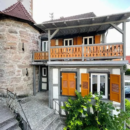 Goldenes Hausle Apartahotel